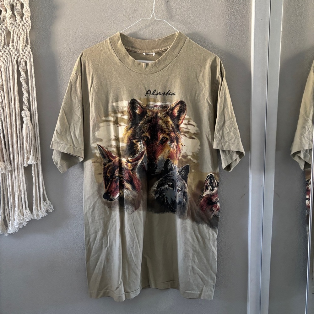 Alaska Wolf Graphic T-Shirt - Tan